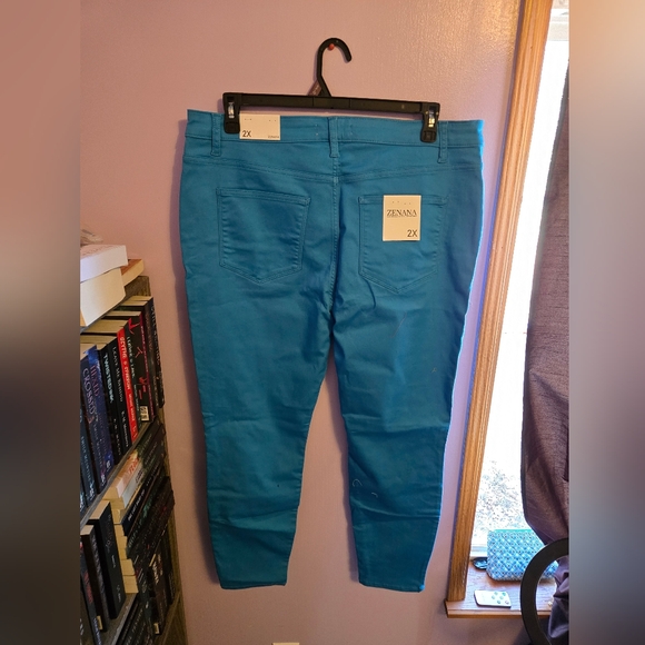 Zenana 2x Women's Blue Jeans - Picture 2 of 3